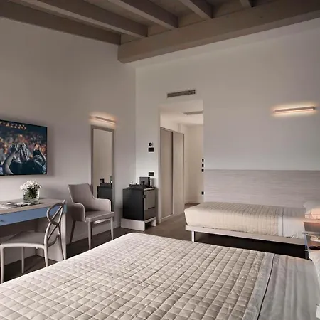 Hotel apartamentowy Caffe Maya