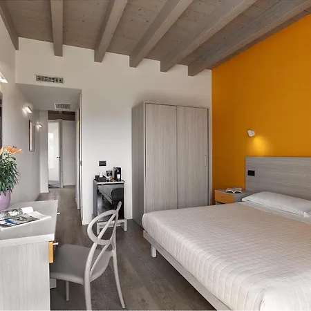 Caffe Maya Apart-hotel 4*