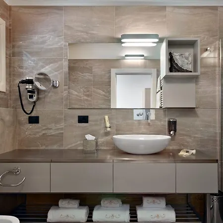 Caffe Maya Apart-hotel 4*