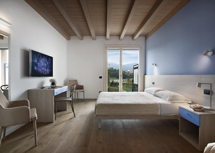 Caffe Maya Maslianico