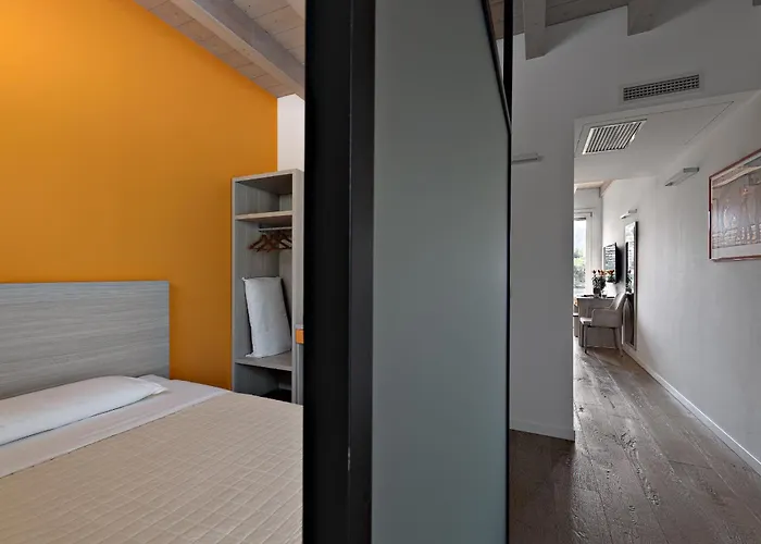 Caffe Maya Aparthotel Maslianico