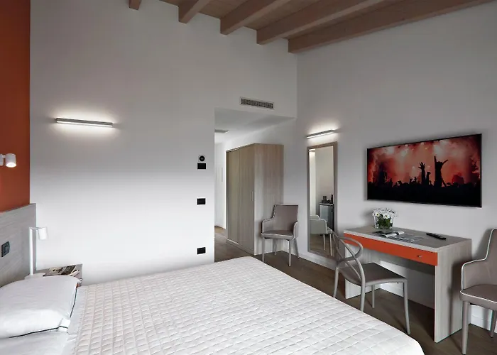 Caffe Maya Aparthotel 4*