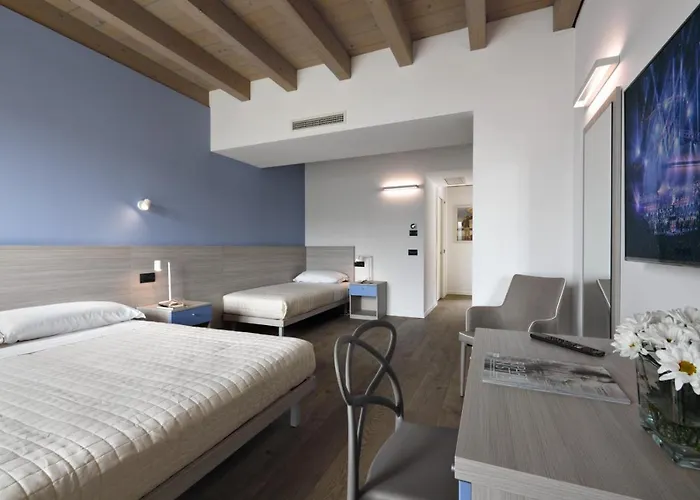 Caffe Maya Aparthotel Maslianico