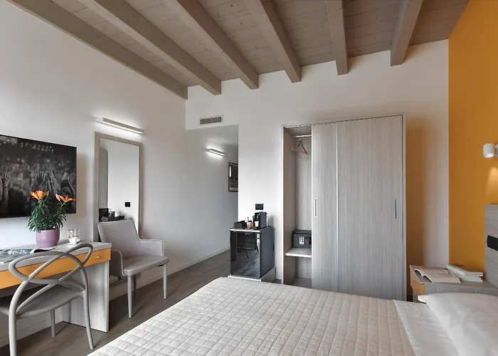 Aparthotel Caffe Maya Maslianico